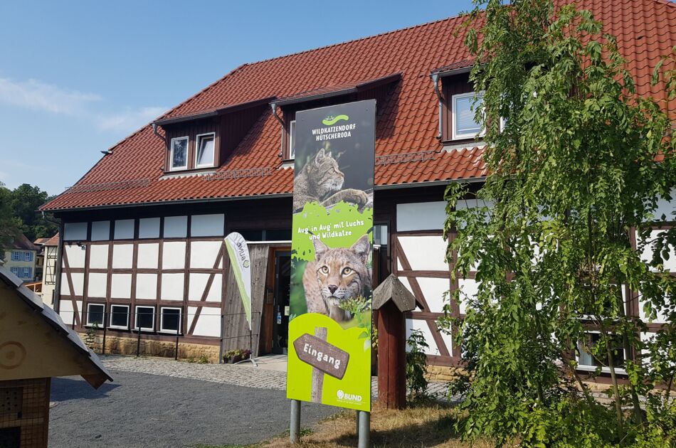 Eingang zur Wildkatzenscheune